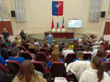 Глава Лобни провела встречу «Сильнее стали»