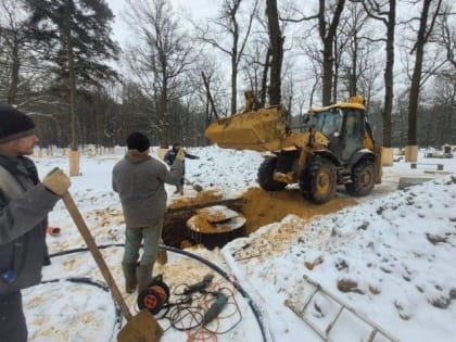 В Парке культуры и отдыха «Дубрава» в Подольске продолжается благоустройство