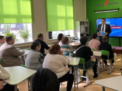 Андрей Голубев отчитался о своей работе в 2023 году перед коллективом школы №3