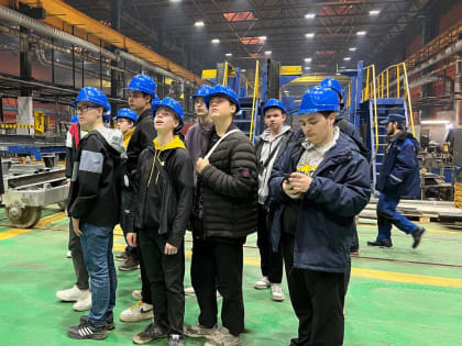 330 школьников и студентов увидели производство электропоездов на Демиховском машиностроительном заводе