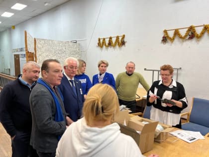 Одинцовские партийцы передали общественному движению расходные материалы для занятий тактической медициной