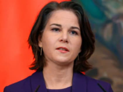 Бербок: ФРГ не будет запрещать Польше поставлять немецкие танки Украине