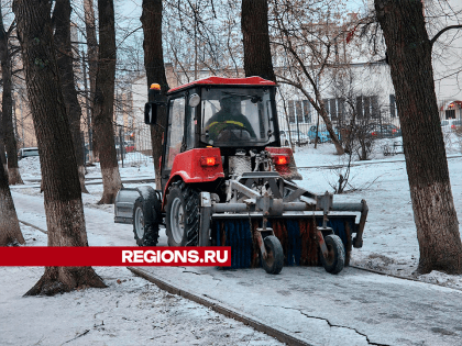 Коммунальщики вышли на борьбу с гололедом в Королеве