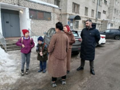 Глава Лобни проконтролировала уборку дворов