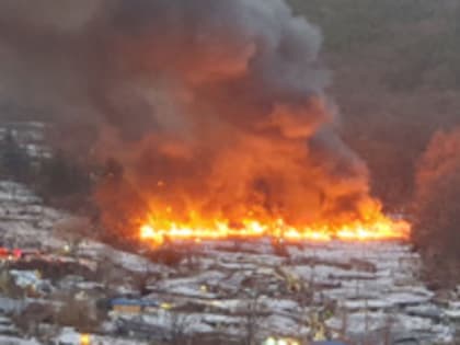 В "последней трущобе" Сеула проходит массовая эвакуация из-за пожара