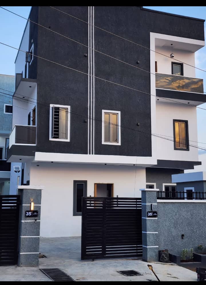 5 Bed Duplex at Adeniyi Jones, Ikeja, Lagos · Adeniyi Jones, Ikeja, Lagos · Listing photo 1 of 1