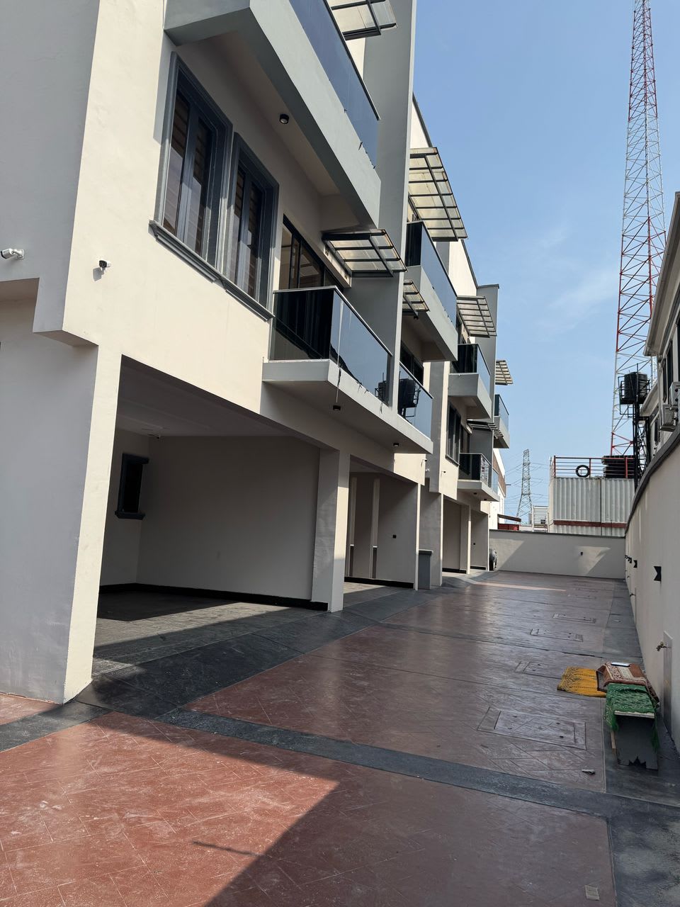 4 Bed House at Jakande, Lekki, Lagos · Jakande, Lekki, Lagos · Listing photo 1 of 1