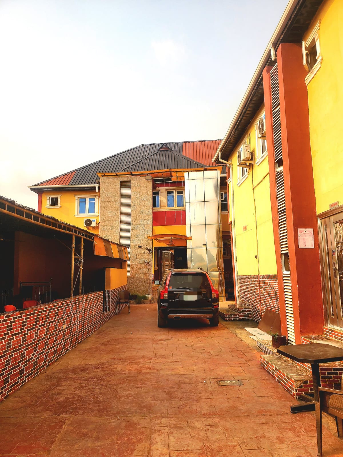 1081 sqm Hotel at Egbeda, Alimosho, Lagos · Egbeda, Alimosho, Lagos · Listing photo 1 of 1
