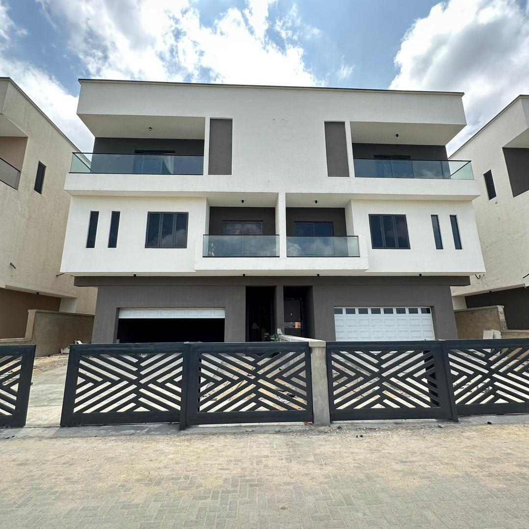 4 Bed Semi detached at Lekki Phase 1, Lekki, Lagos · Lekki Phase 1, Lekki, Lagos · Listing photo 1 of 1