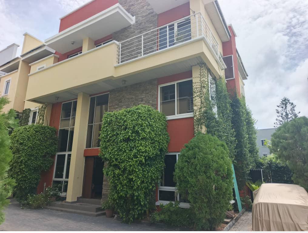 2200 sqm 4 Bed Townhouse at Victoria Island, Lagos · Victoria Island, Lagos · Listing photo 1 of 1