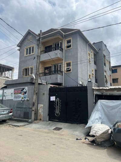 530 sqm 3 Bed House at Surulere, Lagos