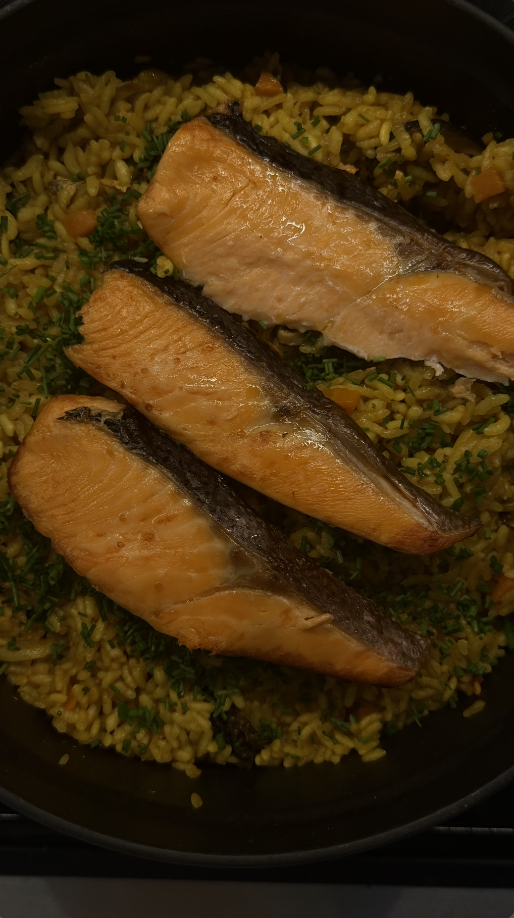 Turmeric Salmon Rice (Takikomi-style)