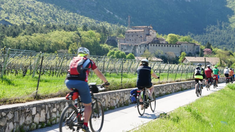 Langs Adige-elven til Rovereto