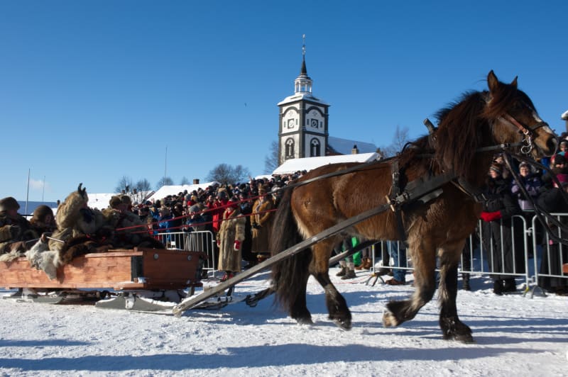 Bekransning og en svipptur til Sverige