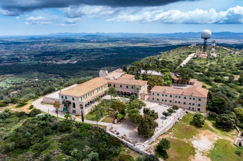 Sanctuari de Cura fra la Colnia Sant Jordi (rundtur)