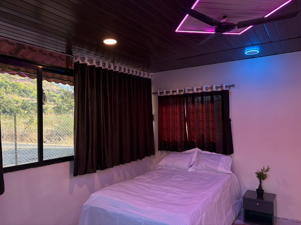 Gawkari room 4 - Authentic accommodation at Hillside