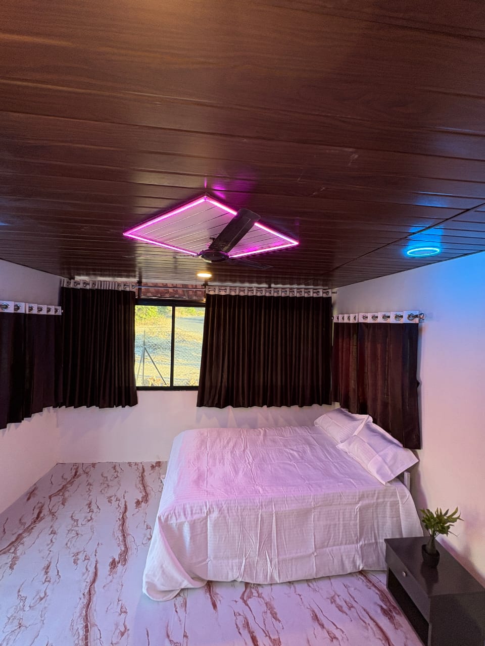 Gawkari room 3 - Authentic accommodation at Hillside