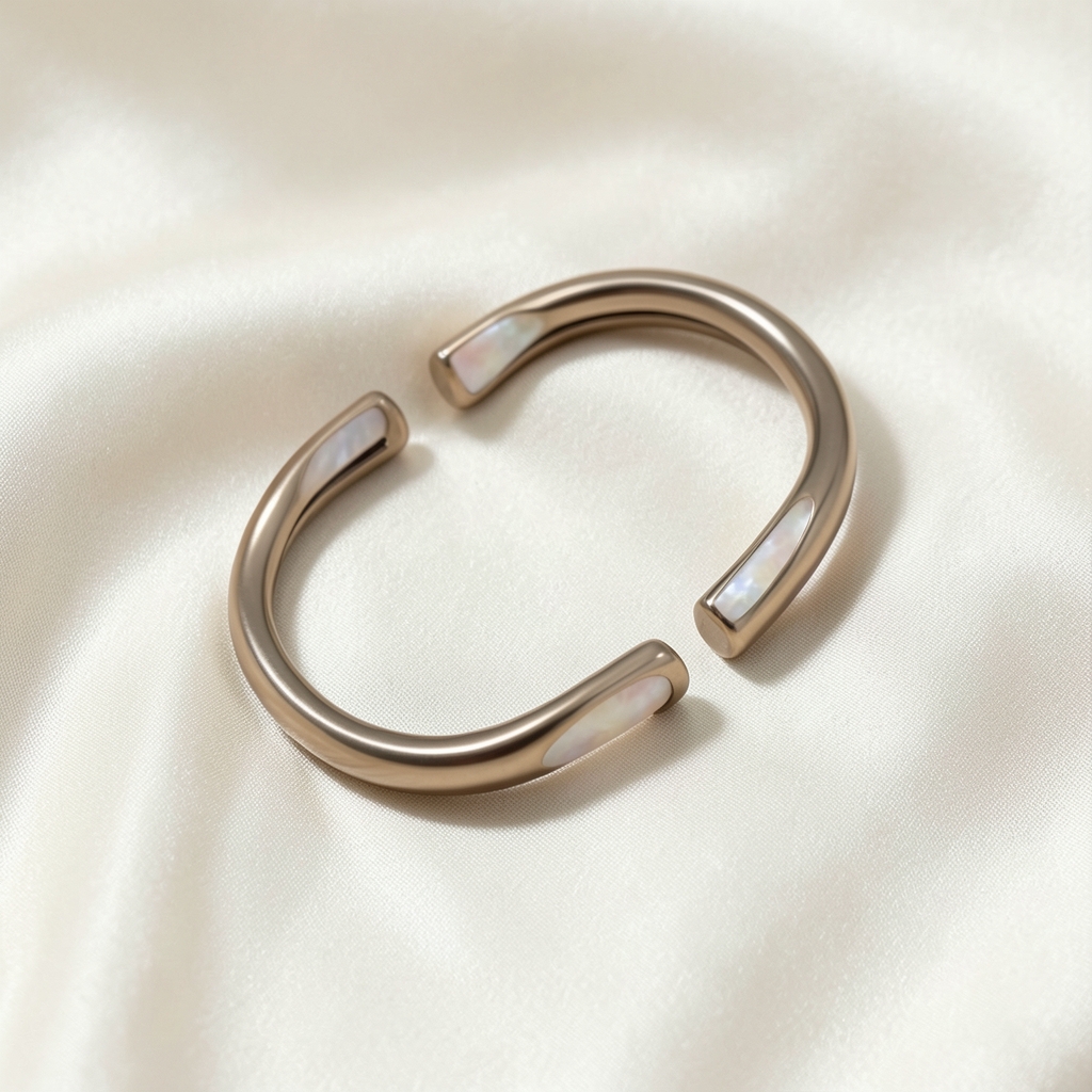 Illustration du rayon bracelets avec un arc de métal poli