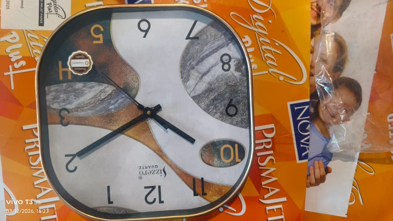 Wall clock  sizzero quartz