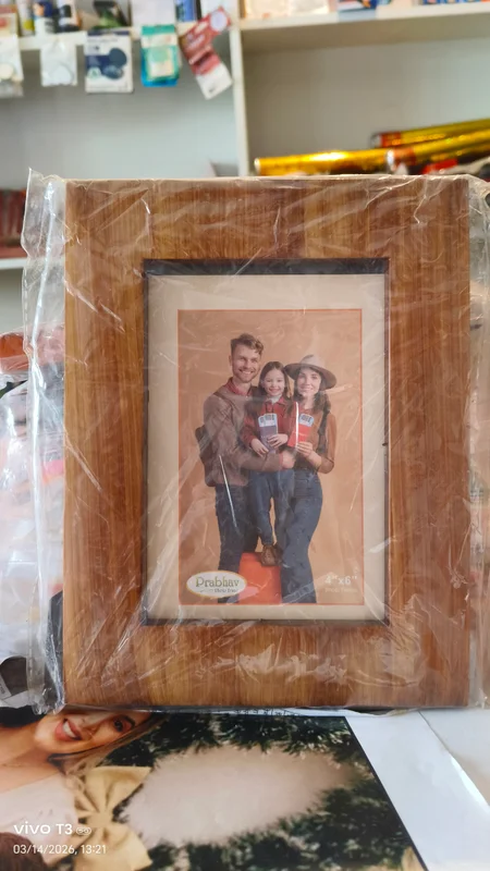Wooden photo frame 