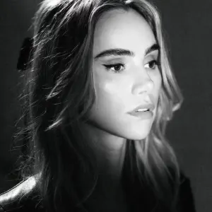 Suki Waterhouse