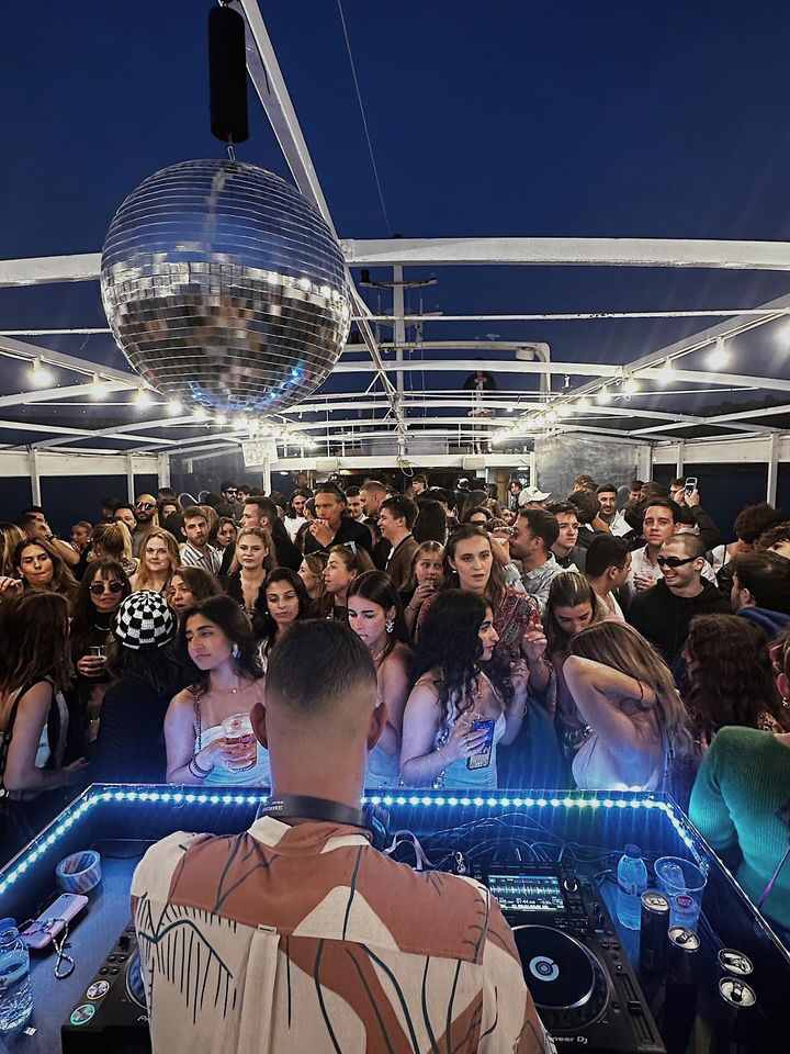 DDJ Namonster (Namor Cayres) - DJ profissional em Portugal para festas, casamentos e eventos. Contrate agora!