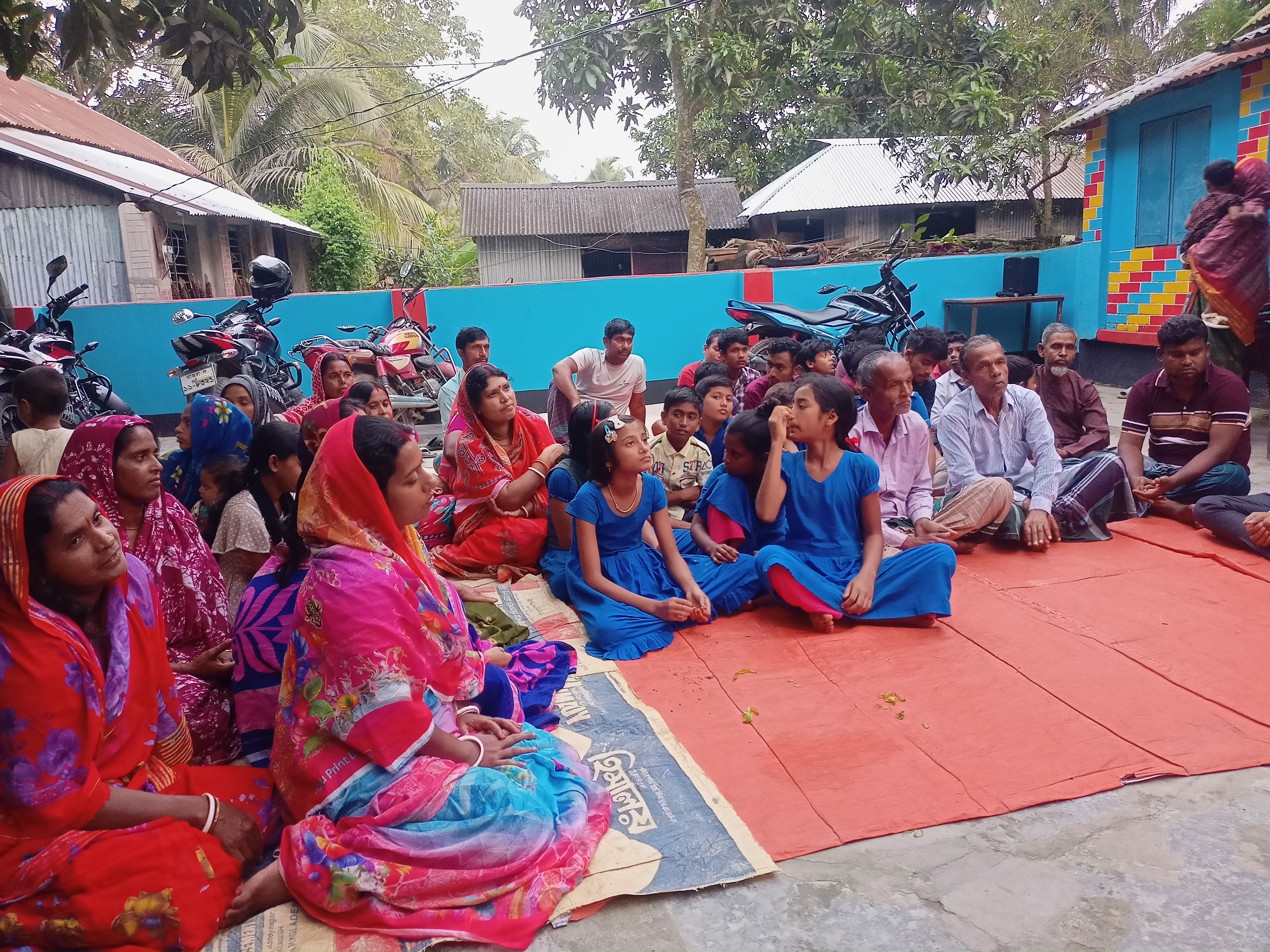 পলাশবাড়ীয়া মাধ্যমিক বিদ্যালয়ের আয়োজনে অভিভাবকদের নিয়ে উঠান বৈঠক। - Album Cover