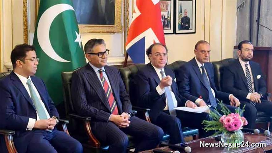 Aurangzeb Says Global Investor Interest in Pakistan Is Rebounding