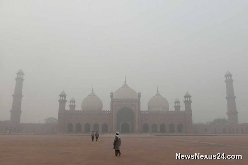 Lahore Tops Global Pollution Ranking as AQI Reaches 194