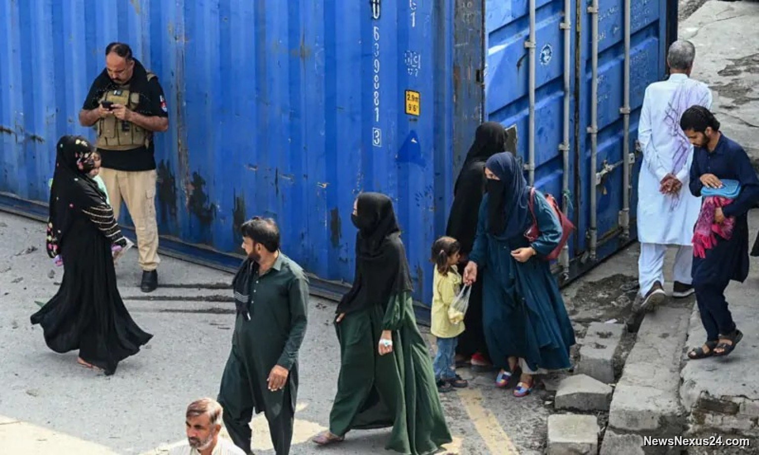 Peshawar Roads Blocked As Governor’s Rule Takes Hold