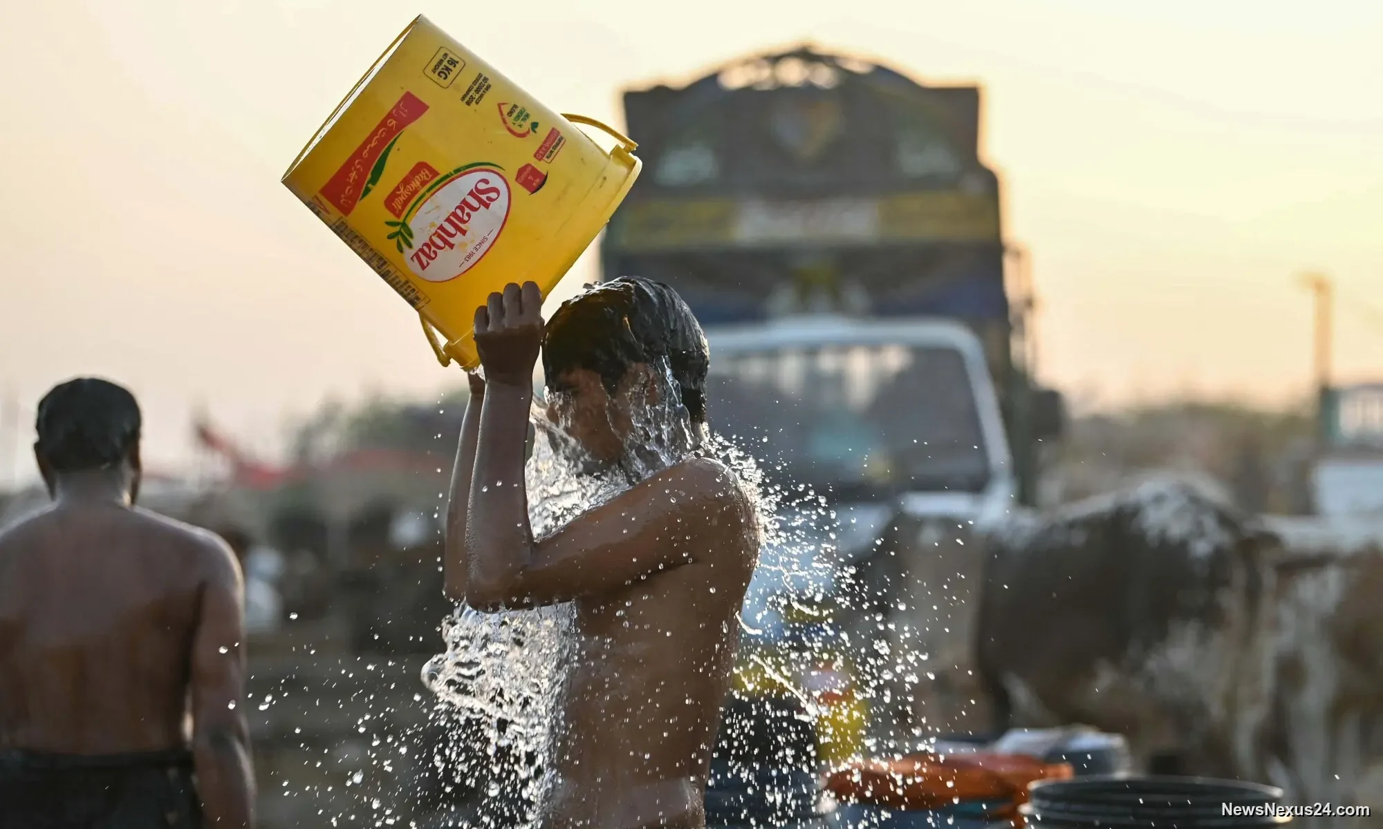 PMD Warns of Severe Eid Heatwave Across Pakistan