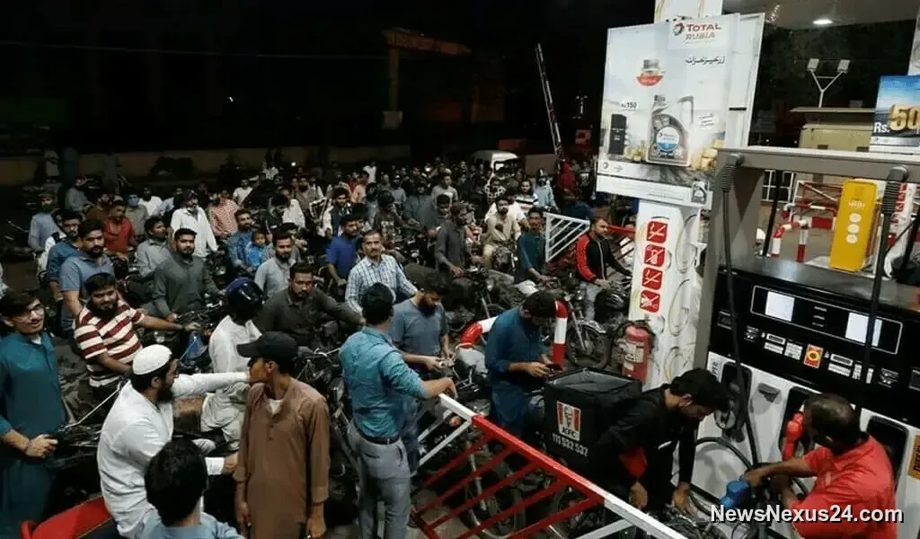 Pakistan Keeps Petrol and Diesel Prices Unchanged
