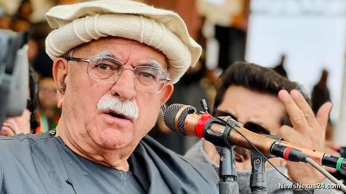 Achakzai Backs Fazlur Rehman For Interim PM Role