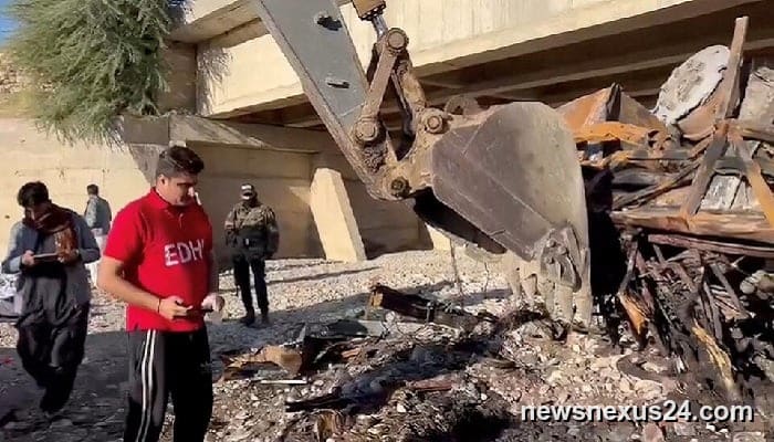 Two Pakistan bus crashes kill 13, injure dozens