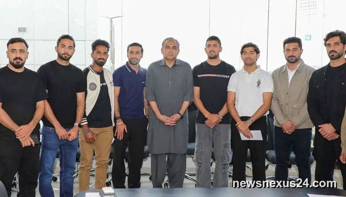 Naqvi promises support for Pakistan hockey team amid PHF turmoil