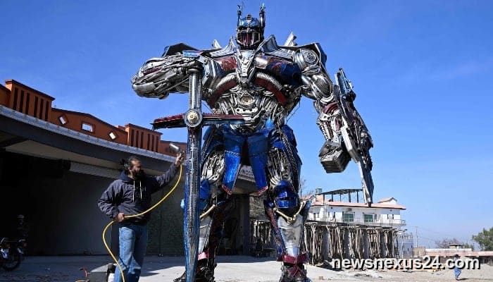 From scrapyards to giants: Pakistani artist builds towering metal sculptures