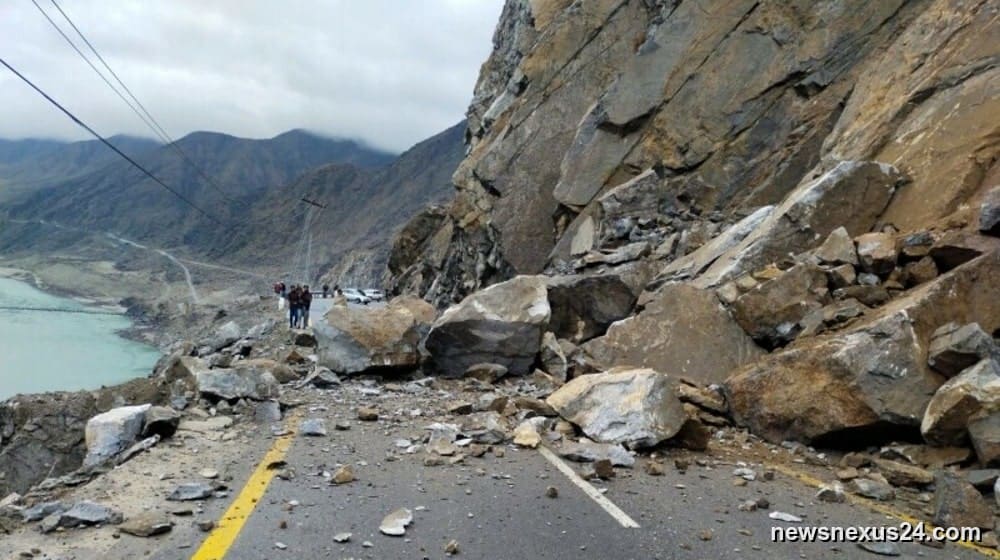 Landslides shut parts of Karakoram Highway, stranding travelers