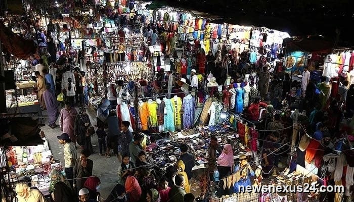 Pakistan Orders Markets and Malls to Close by 9pm