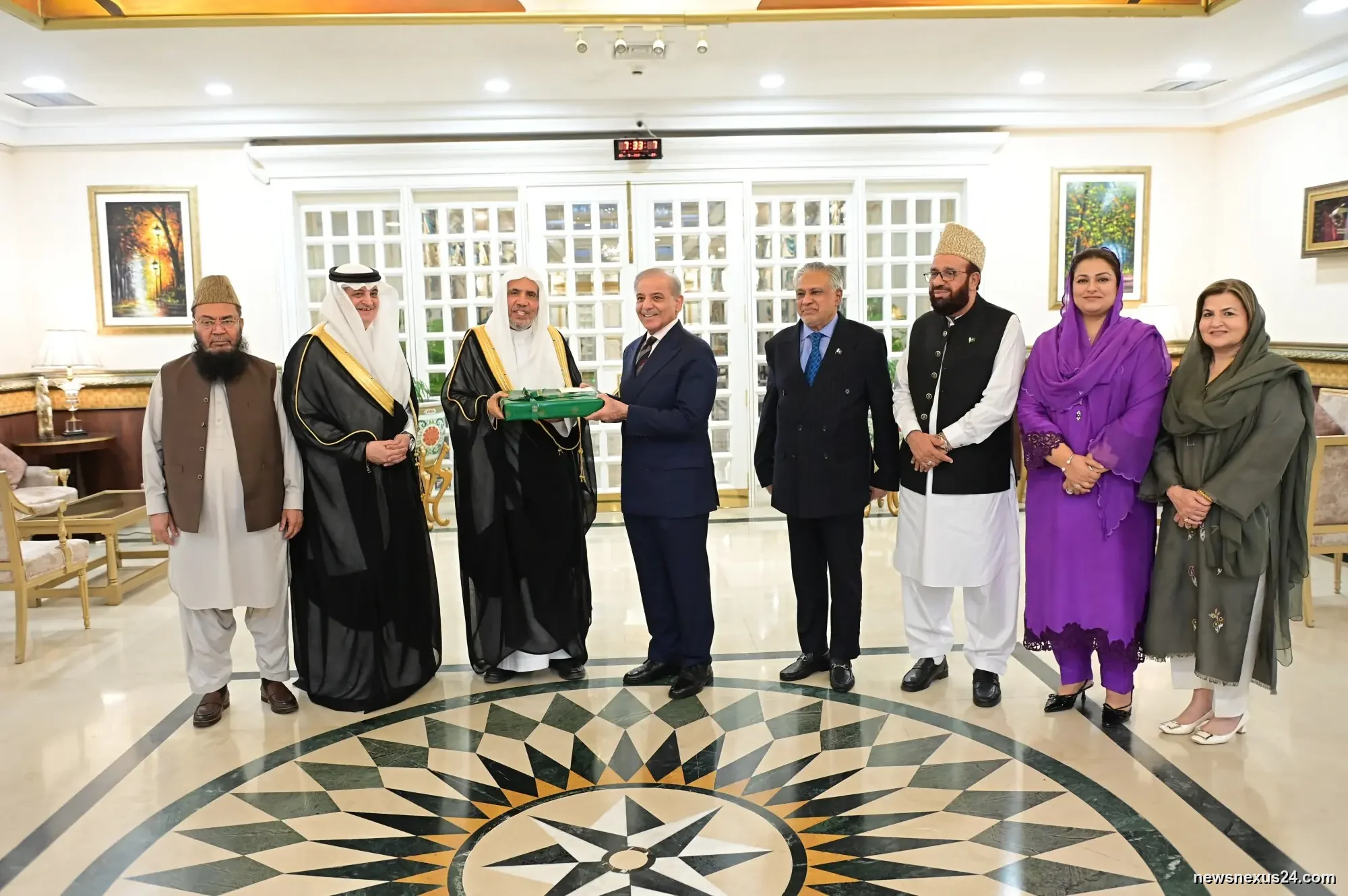 PM, MWL Chief Discuss Gaza and Regional Peace