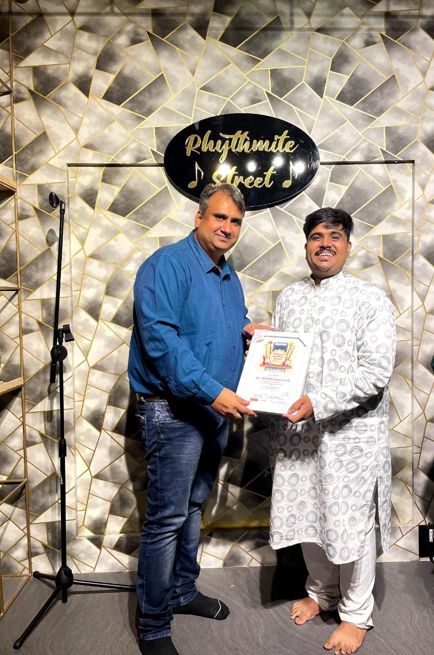 Guru Akash Kisan Suryawanshi has been honored with the Best Music Teacher Award from the Navi Mumbai region.