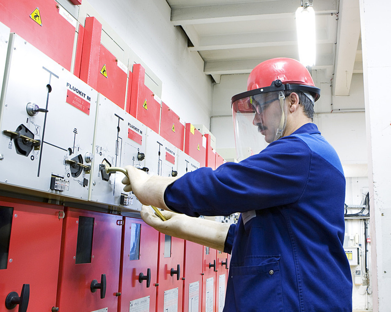 Les services techniques sont un poste stratégique pour améliorer la performance énergétique des établissements de santé mais pas seulement. (Bruno/Image Point FR/BSIP)