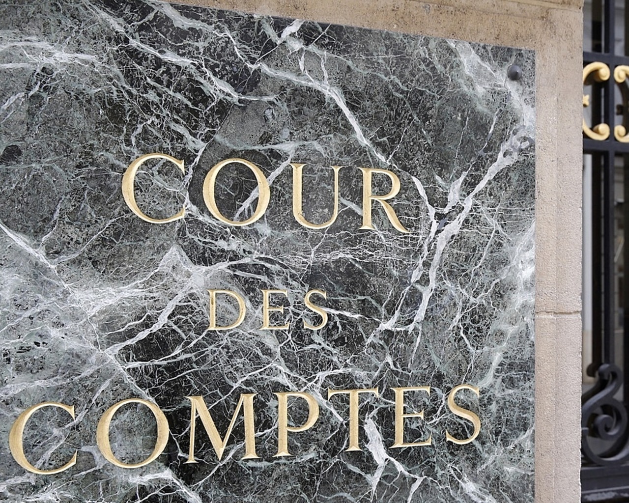 Le régime de responsabilité des gestionnaires publics inquiète toujours autant dans la fonction publique hospitalière. Pour les directeurs, sous la menace de mises en cause devant la chambre du contentieux de la Cour des comptes, le minimum serait de leur octroyer la protection fonctionnelle. (Godong/BSIP)