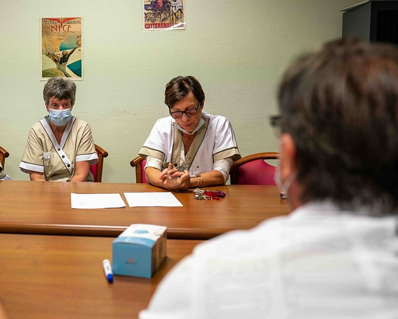 L'enquête flash de la Fnadepa sur les risques psychosociaux des directeurs révèle néanmoins que plus de sept répondants sur dix se sentent  soutenus dans l'exercice de leur fonction que ce soit par leurs collègues ou leurs équipes. (Morcillo/Image Point FR/BSIP)