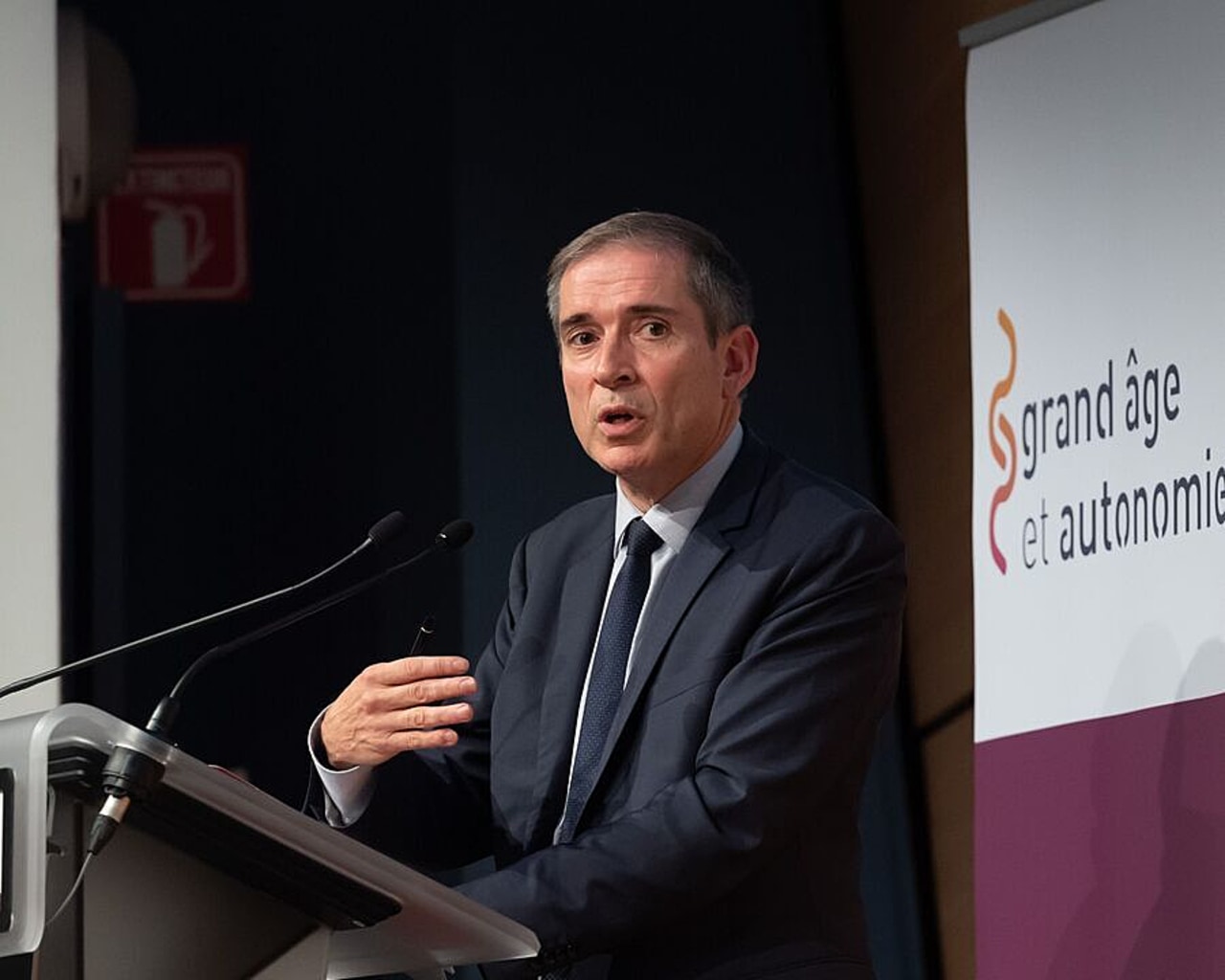 En septembre 2018, Dominique Libault est chargé de conduire une concertation sur les attentes et les objectifs d'une nouvelle politique du grand âge. Son rapport remis en 2019 compte 175 propositions. (Jacques Witt/Sipa)
