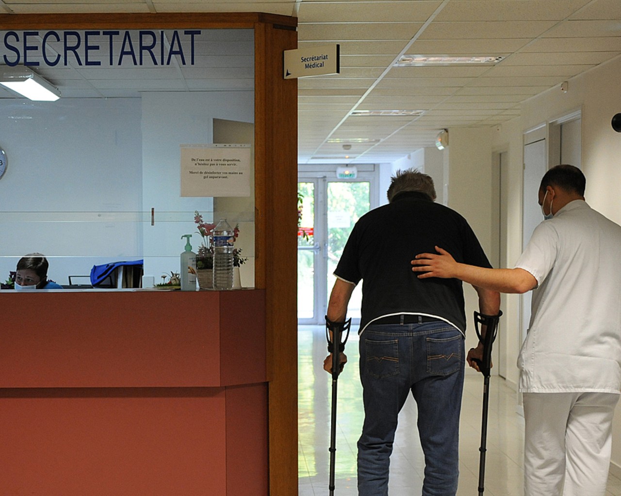 Les hôpitaux de proximité publics accueillent une patientèle plutôt âgée : 95% comportent un Ehpad et 65% ont une activité de services de soins infirmiers à domicile. (Pascal Bachelet/BSIP)