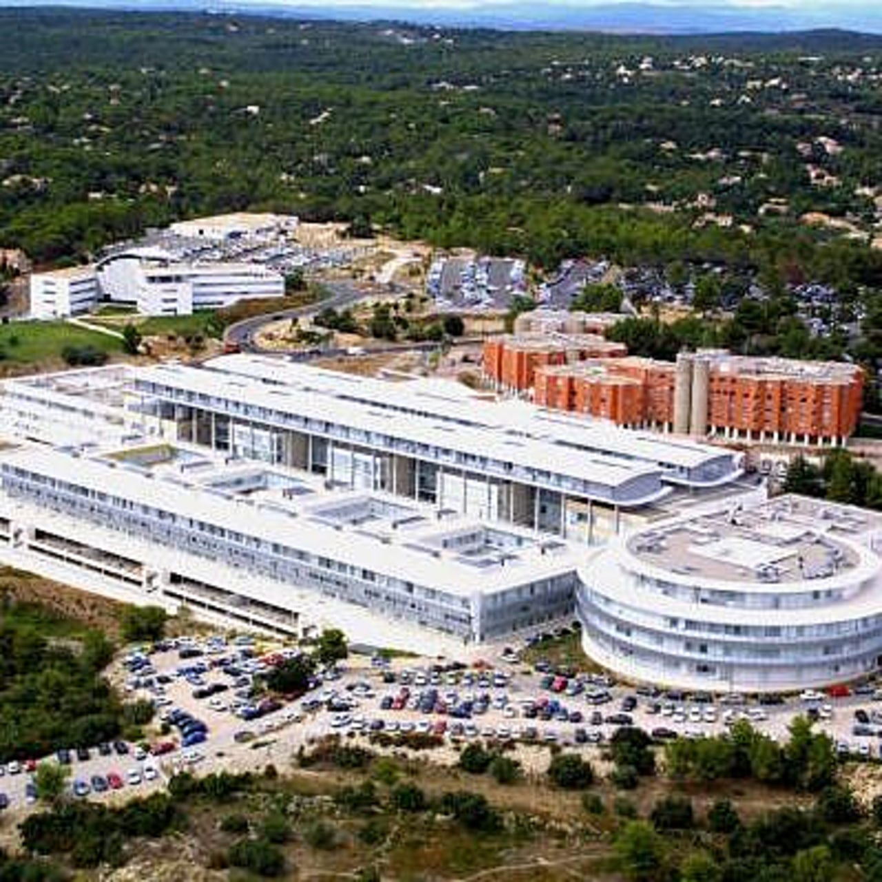 Le CHU de Nîmes (Gard)