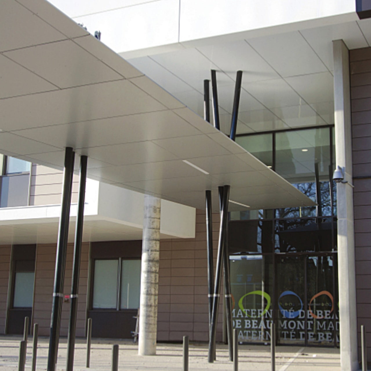 Une entrée spécifique a été prévue pour la nouvelle maternité Beaumont du CH de Roubaix.
