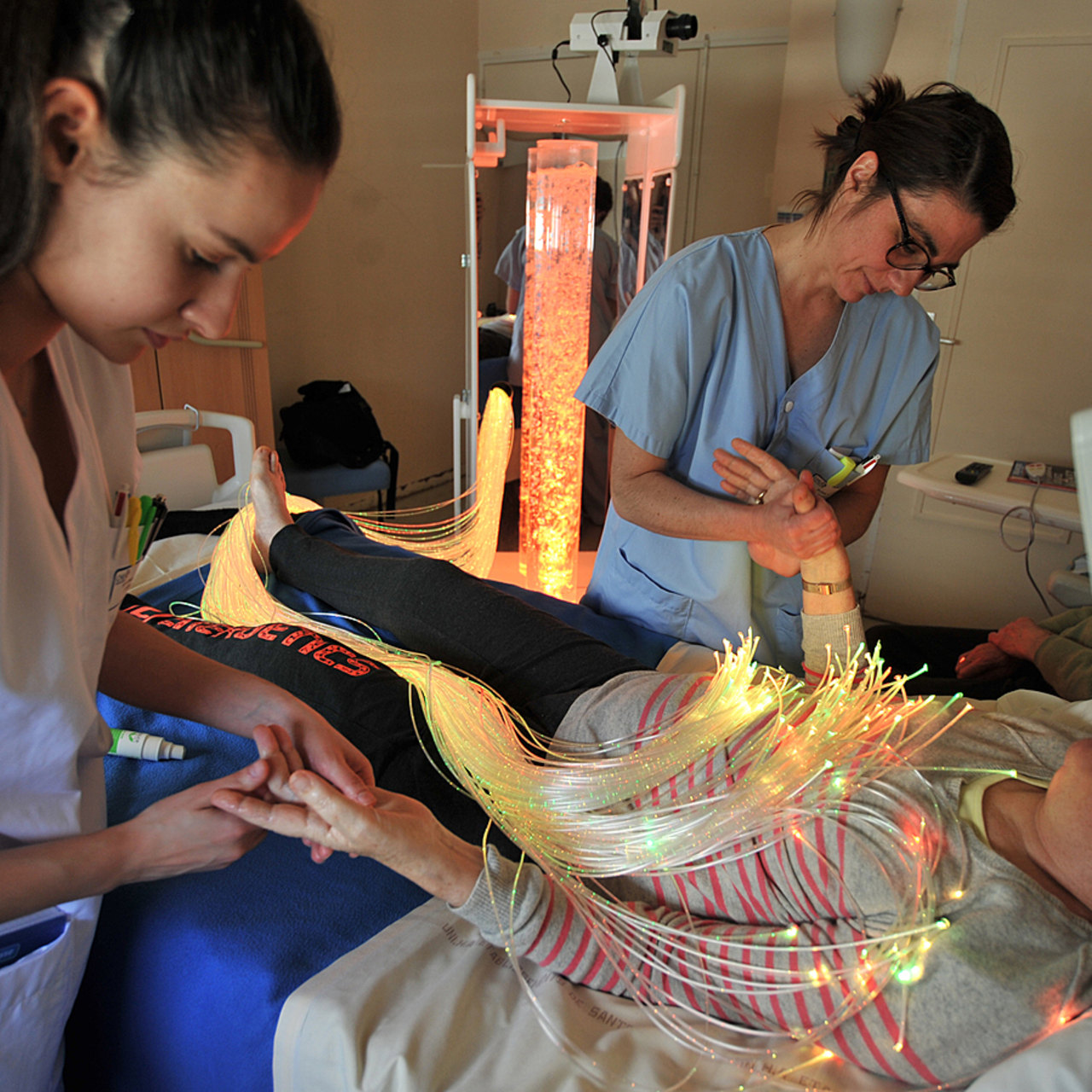 Le service de soins palliatifs du CHU de Saint-Étienne a fait l'acquisition d'un chariot d'éveil des sens.