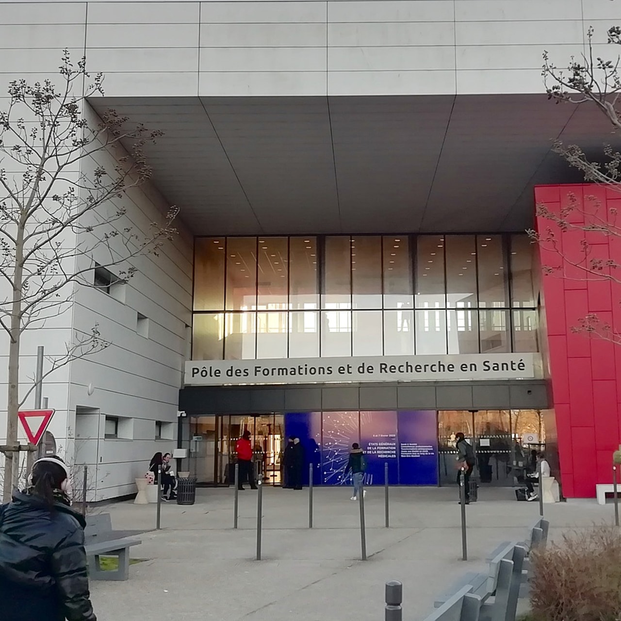 La notion de compétence a été abordée lors des États généraux de la recherche et des études de santé, au sein de l'UFR de Caen.