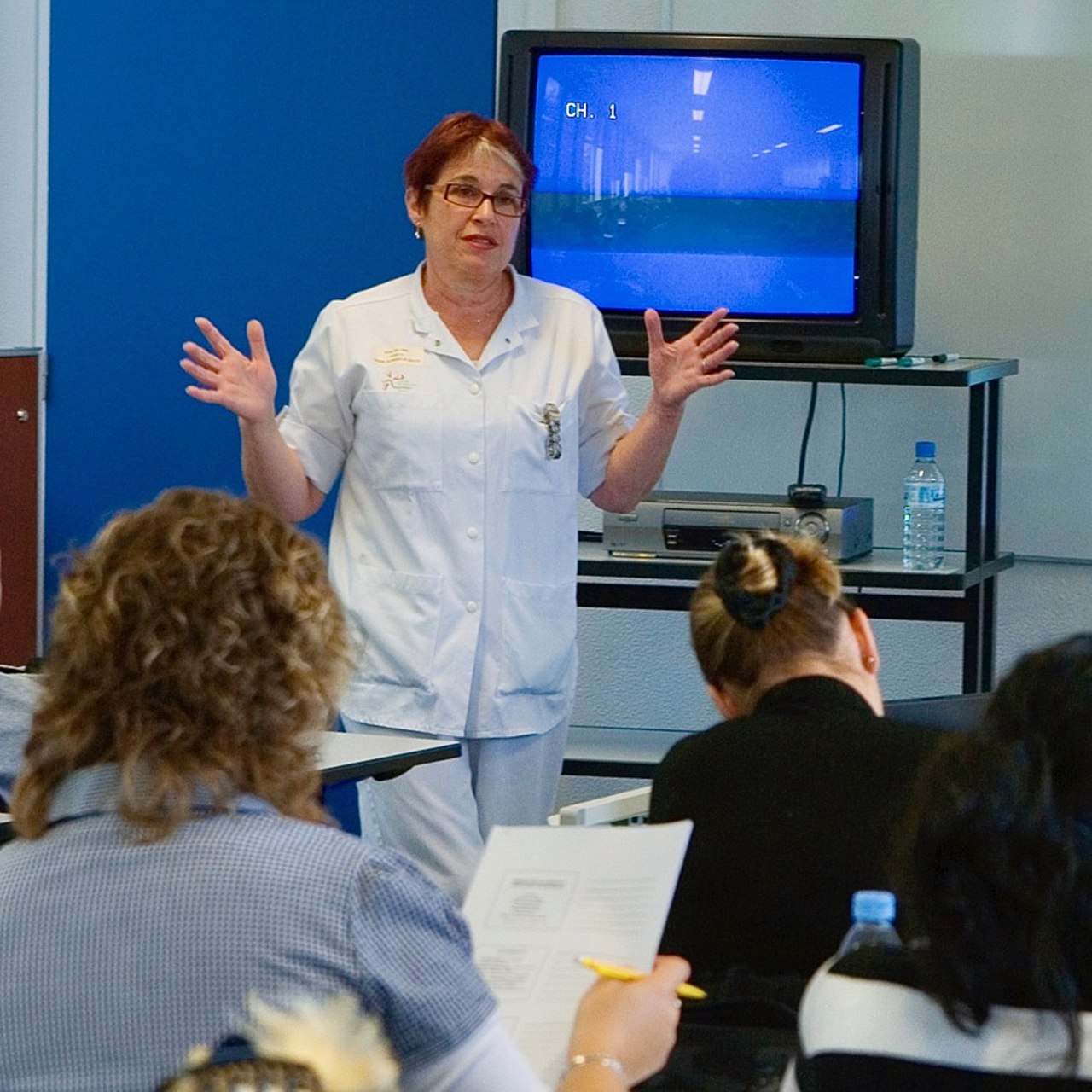 Le service sanitaire des étudiants en santé prévoit dans les programmes de formation une initiation au montage de projet de prévention primaire en équipe interprofessionnelle.